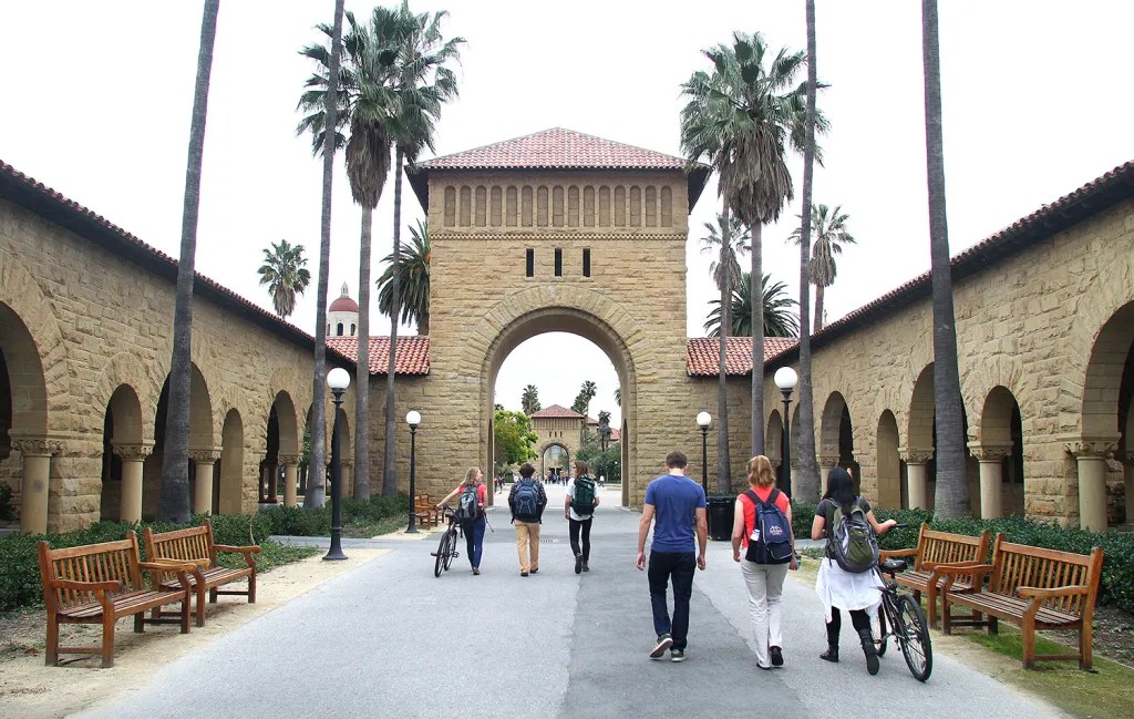 Students at Stanford University walk towards the main quad on March 13, 2015. Photo by Veronica Weber.