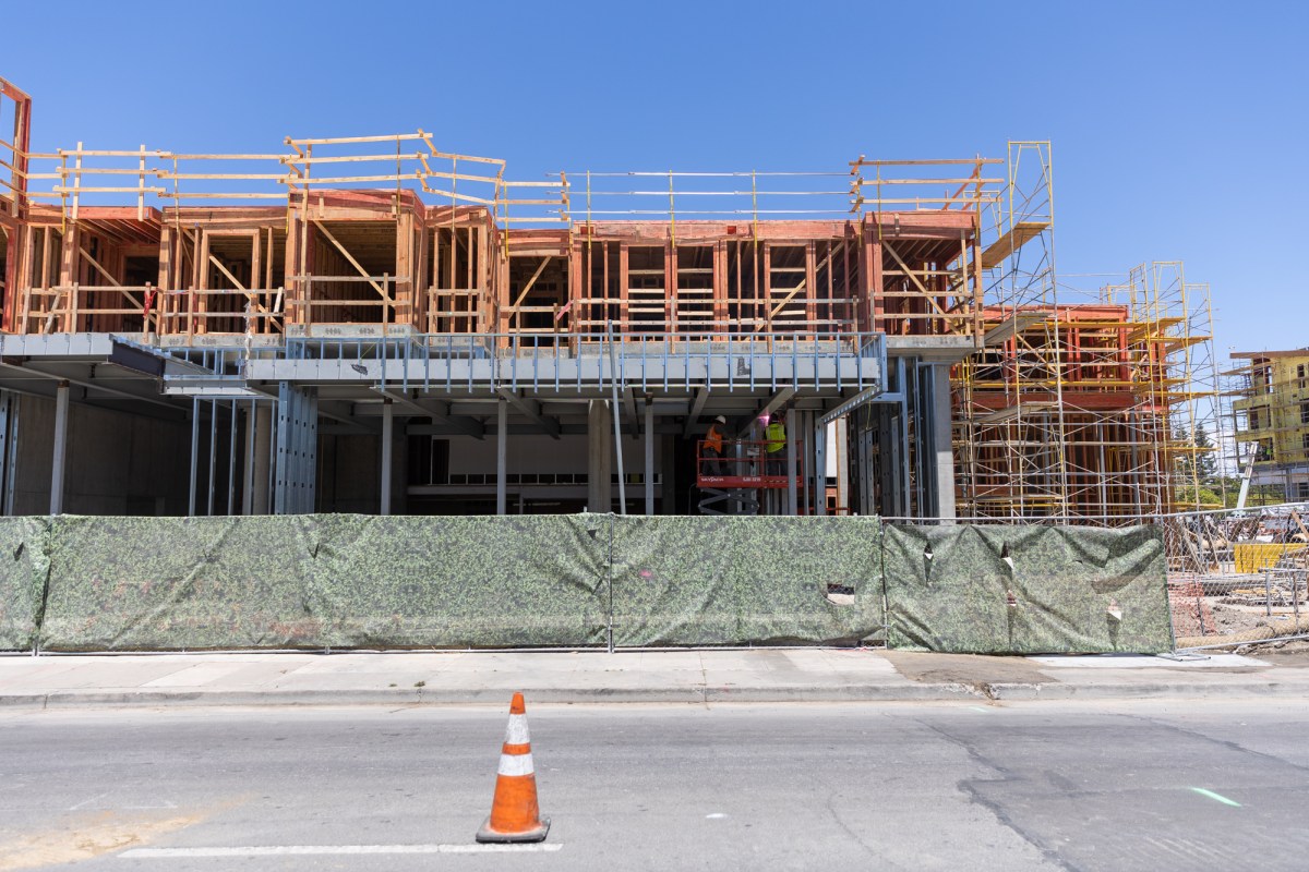 A development along California Street between San Antonio Road and Pachetti Way in Mountain View on May 25, 2021. Photo by Magali Gauthier.