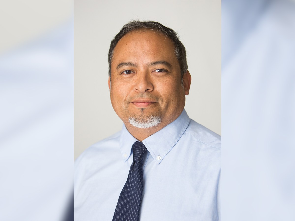 Former school board member José Gutiérrez announces bid for Mountain View City Council