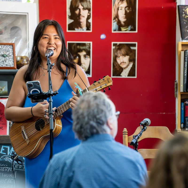 Books and beyond: Longtime Menlo Park bookshop Feldman’s has become a flourishing community hub